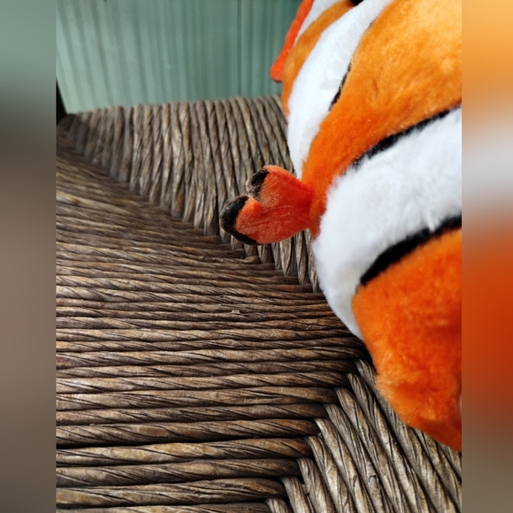 โDisney Parks Finding Nemo 9" Plush Stuffed Animal Orange Clown Fish - Picture 6 of 13